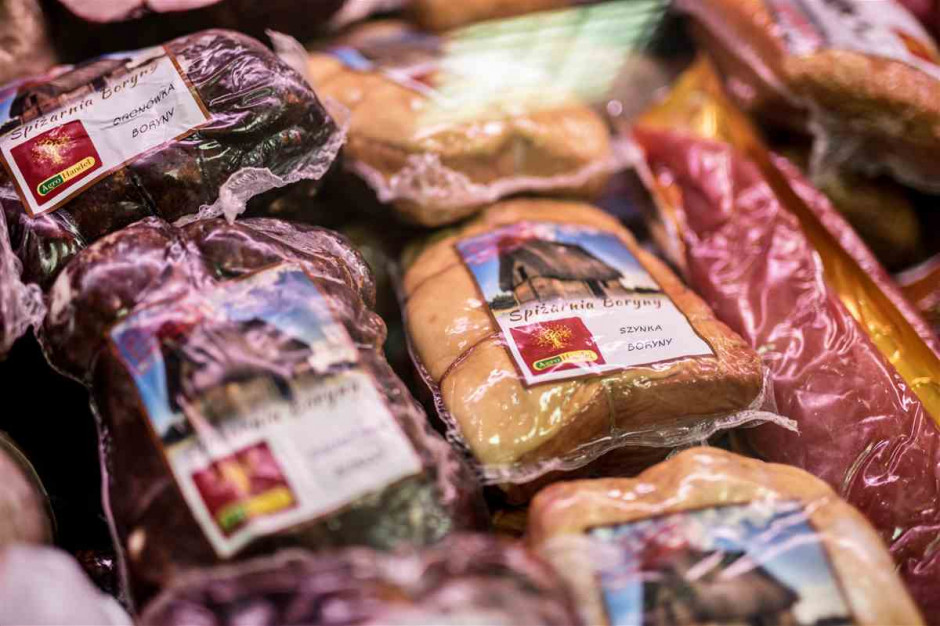 Zarząd ZM Agro-Handel odniósł się do zarzutów rolników, którzy na początku grudnia zablokowali dojazd do zakładu. fot. agro-handel.pl ZM Agro-Handel: Nasze mięso i wędliny pochodzą ze świń wyhodowanych i ubitych w Polsce