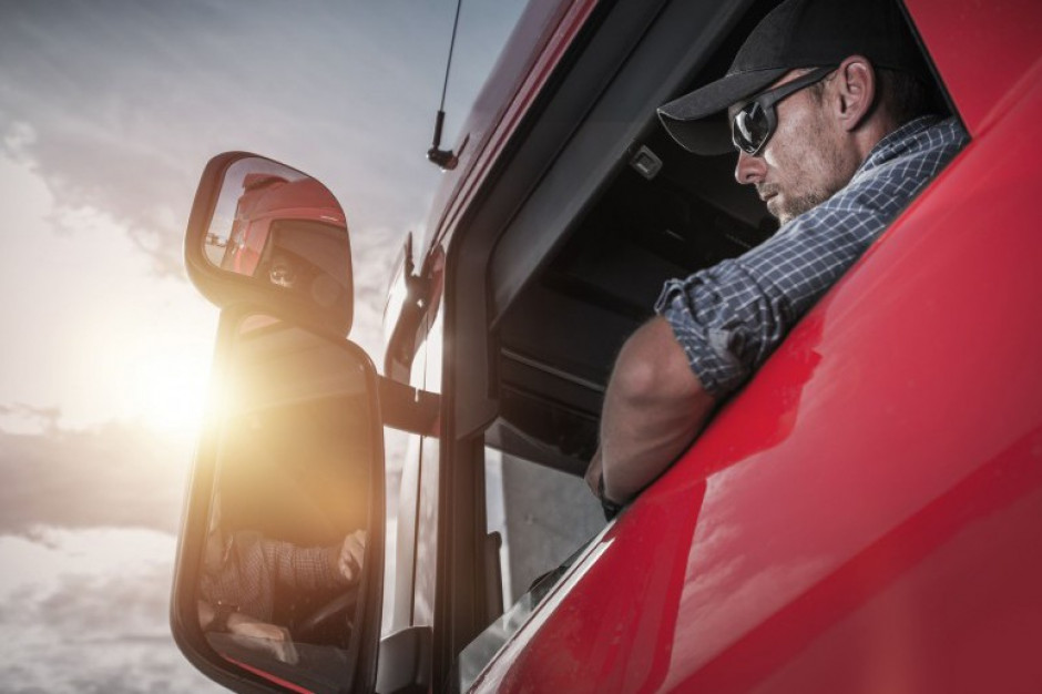 Polscy kierowcy uwięzieni na Wyspach Brytyjskich /fot. Shutterstock Prezes TLP: na Wyspach może być teraz uwięzionych tysiące polskich kierowców