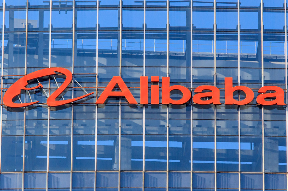 Notowania koncernu Alibaba kontynuują spadki zapoczątkowane przed świętami pomimo nabycia przez spółkę akcji własnych za 10 mld USD. fot. shutterstock Alibaba: Spadek notowań mimo planowanego nabycia akcji własnych za 10 mld USD