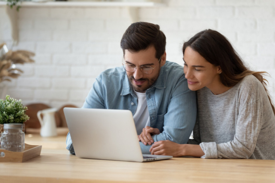 Liderzy rynku zasypali e-handlem połowę strat po zamknięciu galerii/ fot. shutterstock Liderzy rynku zasypali e-handlem połowę strat po zamknięciu galerii