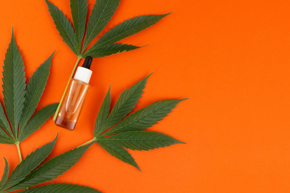 Sąd rodzinny zajmie się sprawą trzech nieletnich, którzy w Śremie (Wielkopolskie) kradli z automatu vendingowego produkty CBD. fot. shutterstock Wielkopolskie: Trzej koledzy okradli automat z produktami CBD
