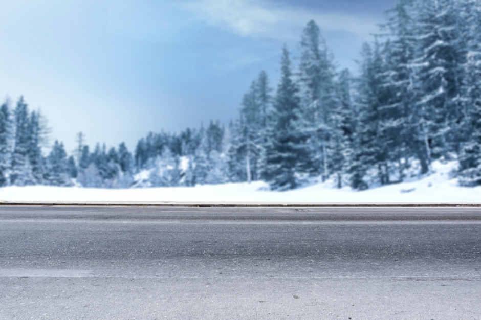GDDKiA: Wszystkie drogi przejezdne. Lokalnie ślisko, opady deszczu ze śniegiem i mgły, fot. shutterstock GDDKiA: Wszystkie drogi przejezdne. Lokalnie ślisko, opady deszczu ze śniegiem i mgły