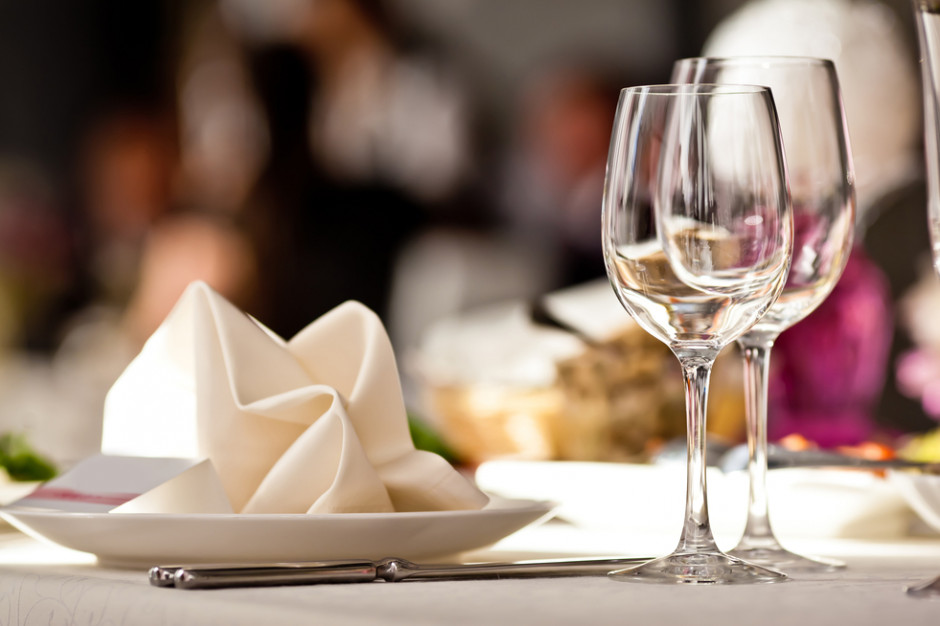 Zakopane: Mimo zakazów otworzyła się największa na Krupówkach restauracja, fot. shutterstock Zakopane: Mimo zakazów otworzyła się największa na Krupówkach restauracja