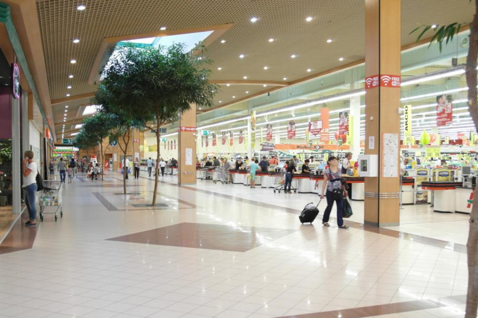 Centrum handlowe /fot. RW, portalspożywczy.pl PRCH: otwarcie centrów handlowych może uchronić wiele firm przed upadłością