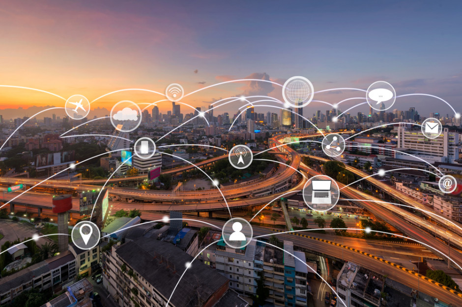fot. Shutterstock 5G przyspieszy dematerializację przedsiębiorstw, automatyzację i wspomaganie zadań pracowników
