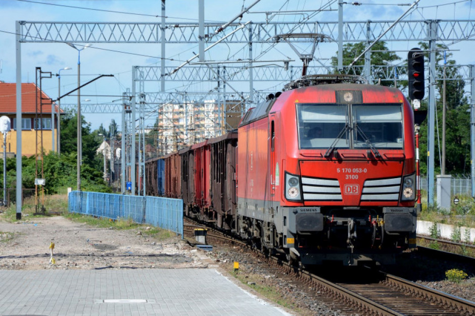 Rząd za nowelą ustawy o transporcie kolejowym wdrażającą przepisy UE