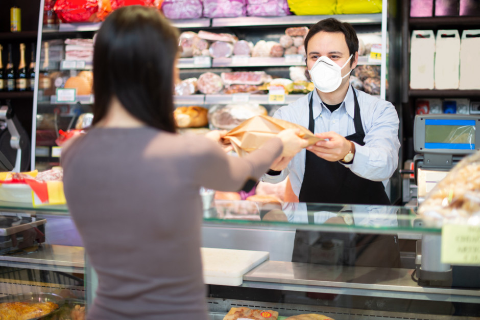 Pracownicy handlu powinni być szczepieni w tym samym czasie co nauczyciele, fot. shutterstock Solidarność: Pracownicy handlu powinni być szczepieni w tym samym czasie co nauczyciele