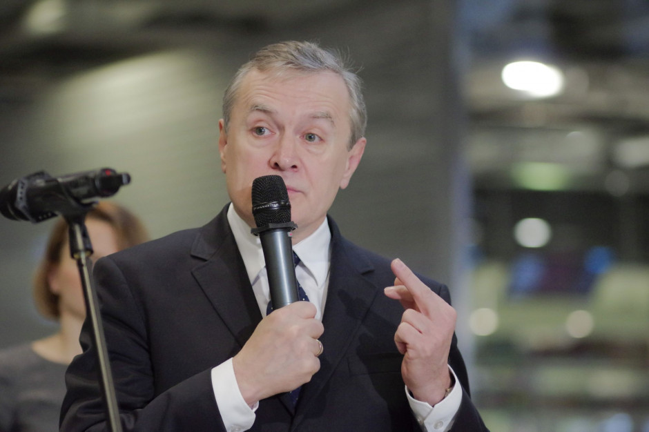 Wicepremier Piotr Gliński, odnosząc się do projektu ustawy o podatku od reklam, powiedział w środę dziennikarzom, że "są zapowiedzi dalszych rozmów". fot. PTWP Gliński: Projekt podatku od reklam będzie zmieniany