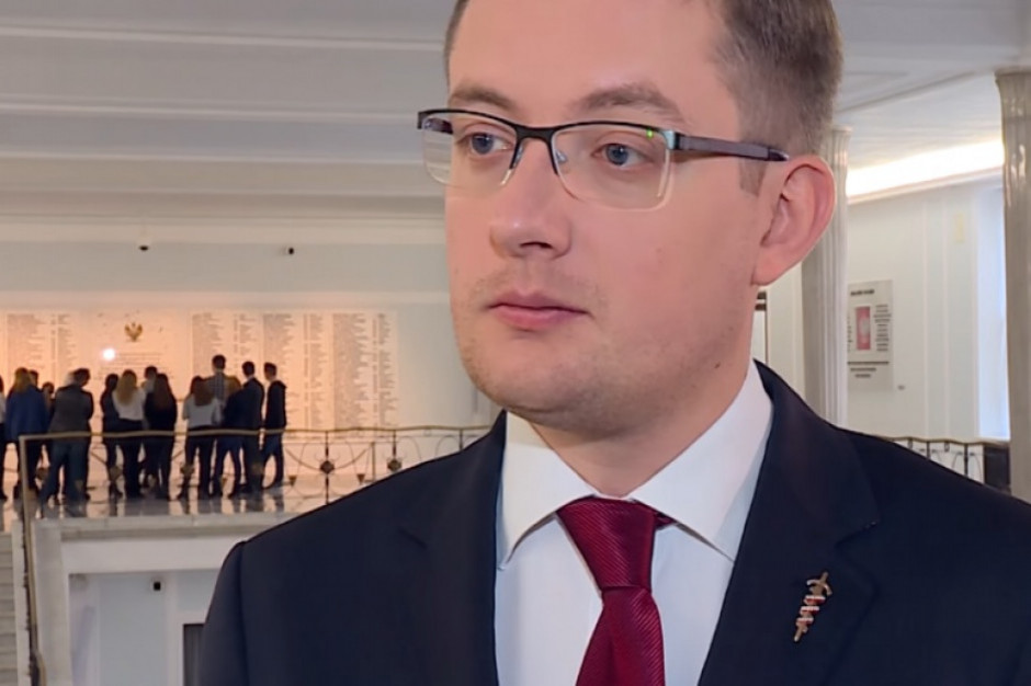 Robert Winnicki /fot. za youtube Konfederacja: wsparcie z tarczy 2.0 znikome, w gastronomii i branży fitness dotyczy ok. 15 proc. firm