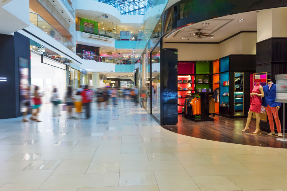 Jak zwiększyć dostępność centrów handlowych /fot. shutterstock MFiPR opracowało poradnik dla centrów handlowych, by zwiększyć ich dostępność wszystkim klientom