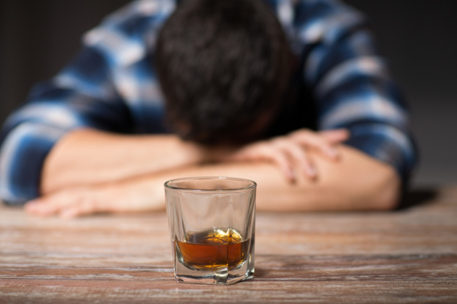 fot. Shutterstock Czy pandemia wpływa na społeczny problem z alkoholem?