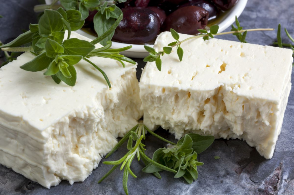 TikTok wpłynął na sprzedaż sera feta w USA/ fot. shutterstock Rośnie sprzedaż sera feta w USA. Wszystko dzięki aplikacji TikTok