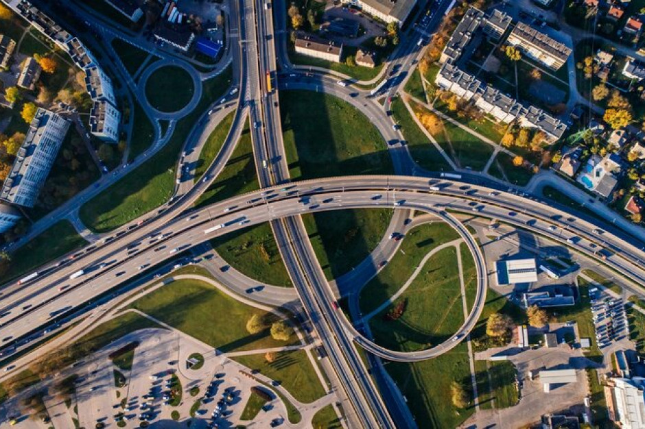 Trudny czas dla europejskiego transportu W kwietniu transportowa zapaść, a w lipcu odrabianie strat