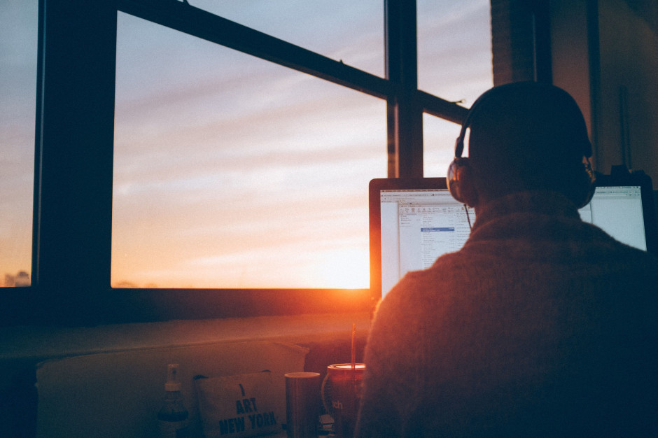 Redukcję zatrudnienia zakłada 4 proc. firm; fot. unsplash.com Prawie 3/4 firm chce utrzymać zatrudnienie w najbliższych miesiącach