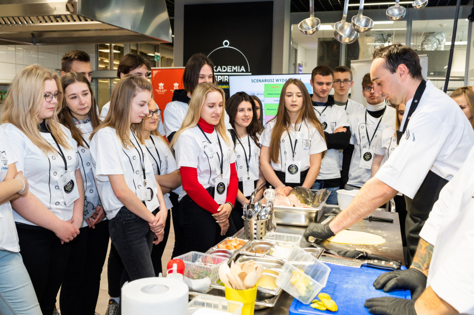 Makro zaprasza uczniów szkół gastronomicznych do projektów online