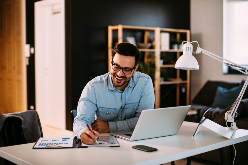fot. Shutterstock Zdalny biznesmen zapłaci niższy podatek