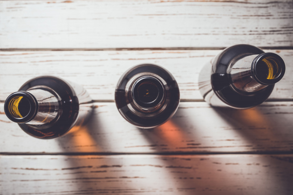 Niepewność jutra, problemy i bankructwa gastronomii, nowe podatki i niepewność legislacyjna to tylko ułamek problemów z jakimi boryka się branża piwna fot. Shutterstock Gorycz piwa