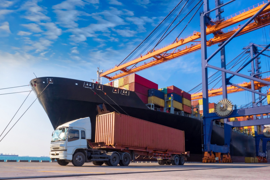 Obroty ładunkowe w portach morskich w 2020 r. wyniosły 88,5 mln ton, o 5,7 proc. mniej niż w 2019 r. fot. Shutterstock Przeładunki w portach morskich spadły w 2020 r. o prawie 6 proc.