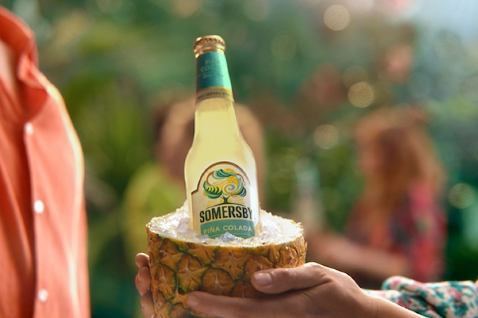 fot. materiały prasowe Somersby Pina Colada w reklamie telewizyjnej