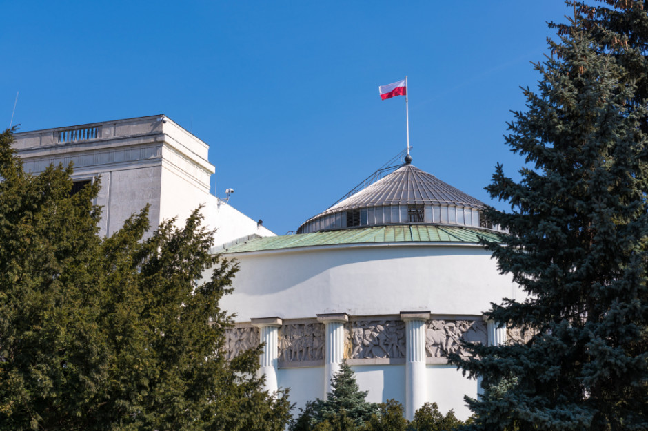 Sejm przegłosował Fundusz Odbudowy. Branża spożywcza na tym skorzysta, fot. shutterstock Fundusz Odbudowy przegłosowany. Branża spożywcza może na tym skorzystać