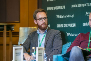 Dowozy jedzenia w lockdownie i po odmrożeniu gastronomii