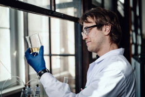 Proces smażenia oleju spożywczego pod lupą naukowca