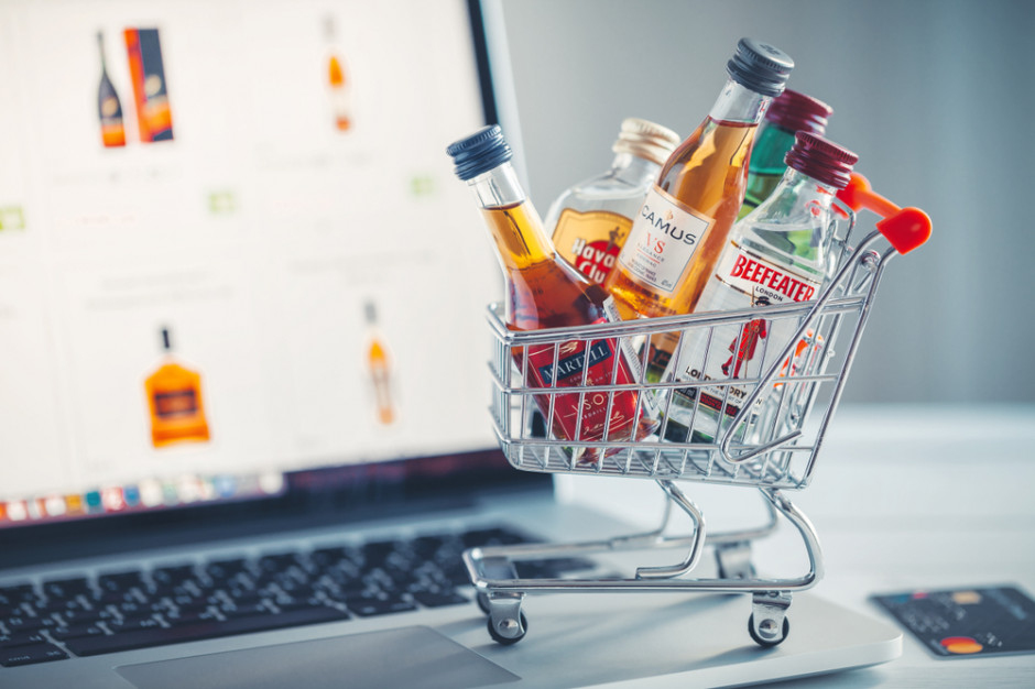 KIG za legalizacją sprzedaży alkoholu przez internet; fot. shutterstock KIG za legalizacją sprzedaży alkoholu przez internet