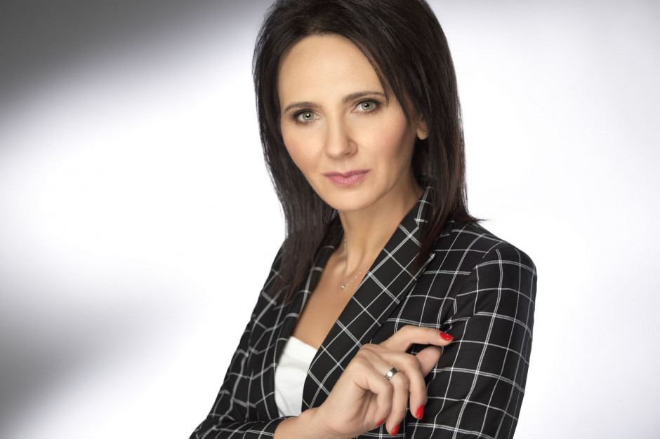 Anna Olewnik-Mikołajewska wskazuje, że firma strategicznie przygotowywała się do odpowiedniego momentu na wprowadzenie do oferty zamienników mięsa. fot. mat. pras. Anna Olewnik: Trend na niejedzenie mięsa będzie się pogłębiał