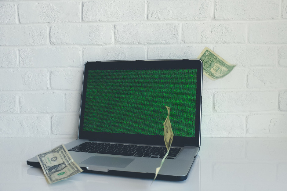 Firmy planują zaangażowanie się w e-commerce w ciągu najbliższego roku; fot. unsplash.com Firmy wchodzą w sprzedaż on-line