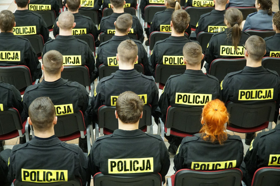W ciągu ostatniej doby w związku z nieprzestrzeganiem obostrzeń wystawiono 597 mandatów / fot. PTWP Mnóstwo mandatów za nieprzestrzeganie obostrzeń przez ten weekend