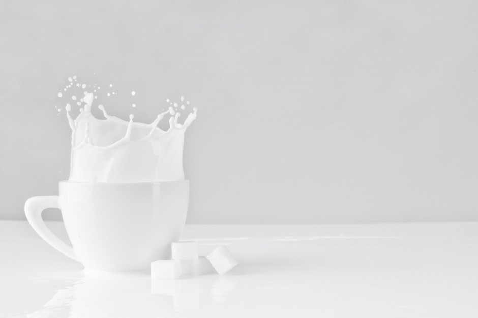 Średnia cena mleka w kwietniu wzrosła o 0,5 proc.; fot. unsplash.com Skup mleka: cena utrzymuje się blisko historycznego maksimum