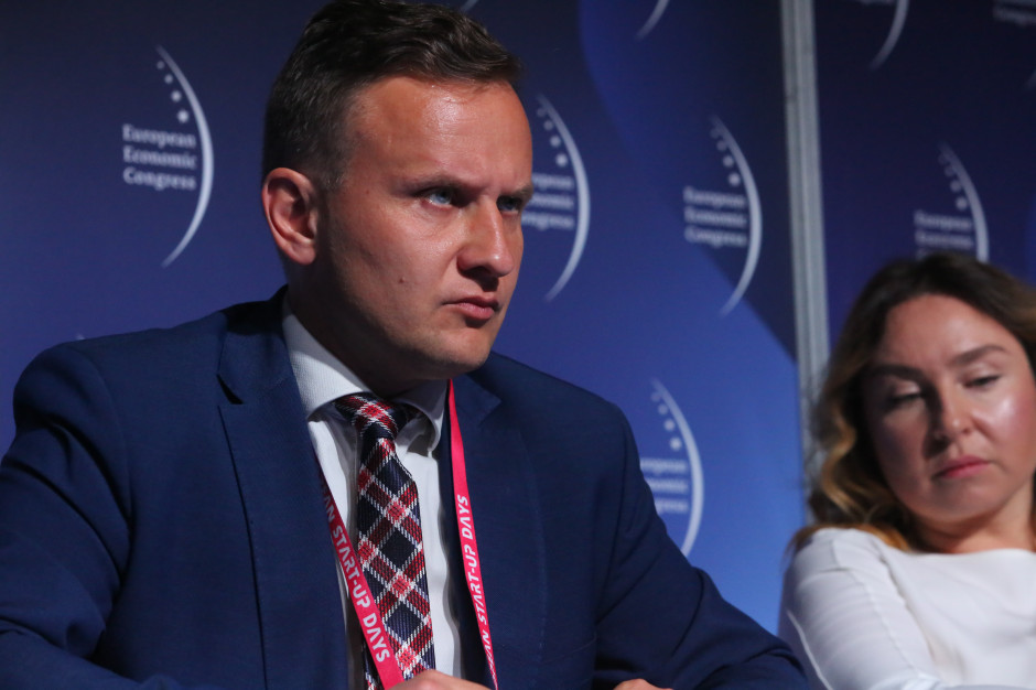 Firmy, którym umorzyliśmy częściowo lub całkowicie subwencje z Traczy PFR 1.0, nie zapłacą podatku w czerwcu - powiedział wiceprezes Polskiego Funduszu Rozwoju Bartosz Marczuk. fot. PTWP Firmy z umorzoną subwencją z Traczy PFR 1.0 nie zapłacą podatku