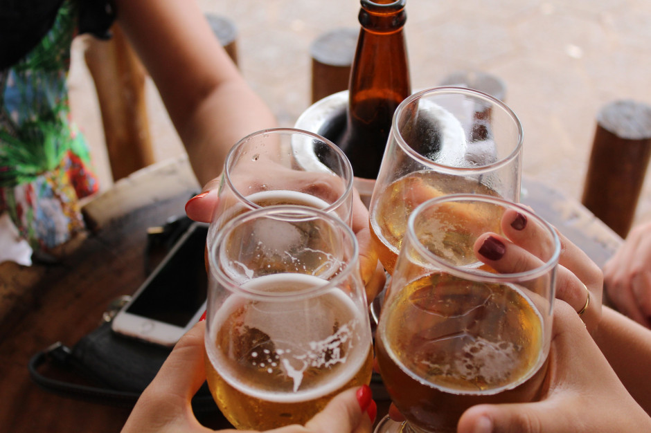 Szansa na uporządkowanie systemu naliczania akcyzy na alkohol w Polsce; fot. unsplash.com ZP PPS: Obecny system naliczania akcyzy preferuje piwo