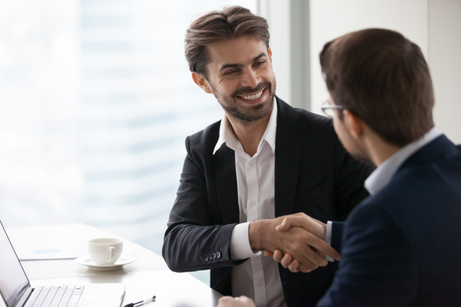 Nieuczciwi sprzedawcy zawierają umowy, stosując różne techniki marketingowe; fot. shutterstock Projekt nowelizacji ws. ochrony przed nieuczciwymi sprzedawcami