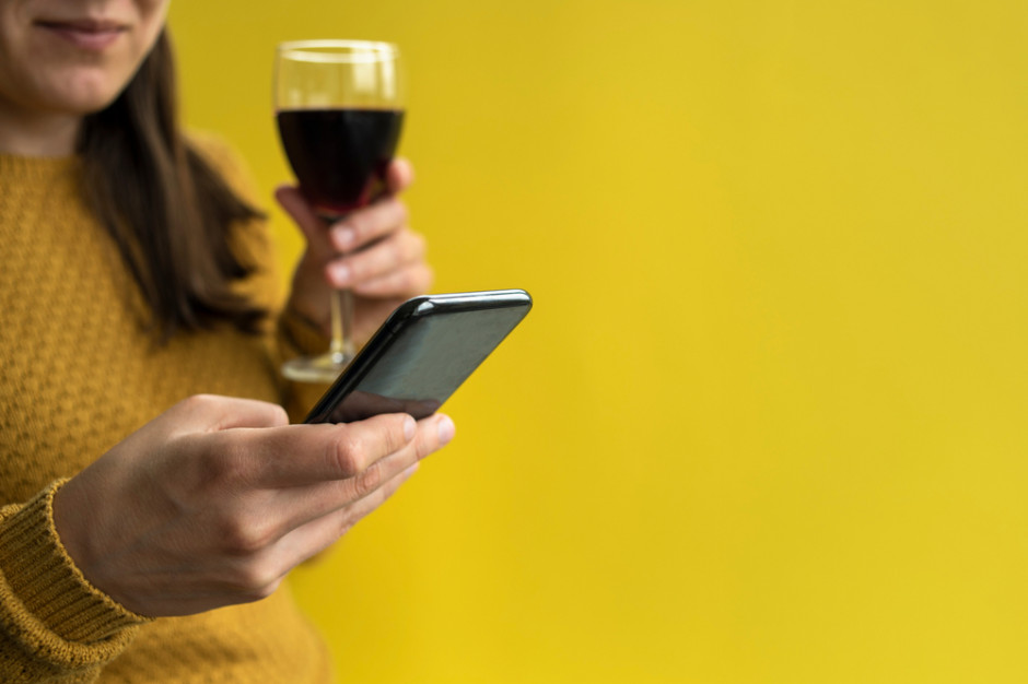 Czy można sprzedawać alkohol przez internet? Zapytaliśmy prawnika. fot. shutterstock Czy można sprzedawać alkohol przez internet?