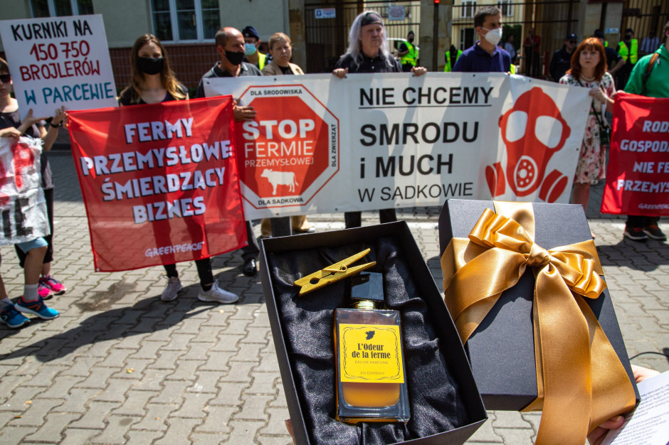 Aktywiści krytykują projekt ustawy odorowej. fot. mat. pras. Greenpeace krytykuje projekt ustawy odorowej