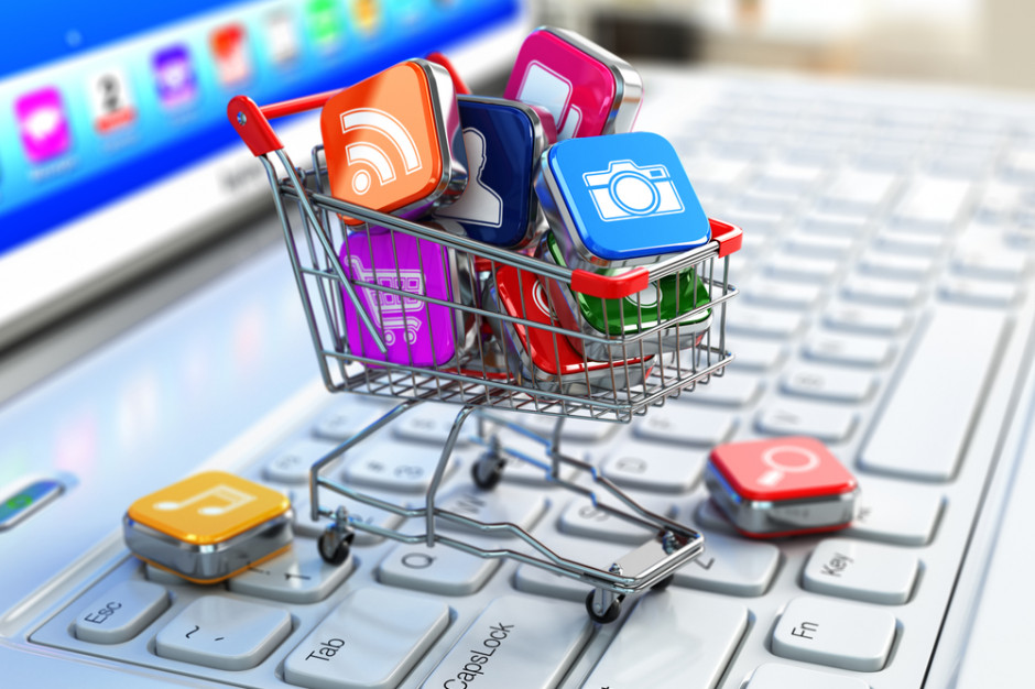 Zakupy przez social media coraz popularniejsze, fot. shutterstock Zakupy przez social media coraz popularniejsze