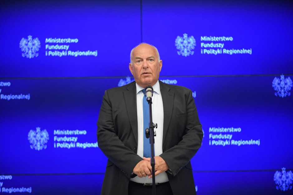 Tadeusz Kościński, minister finansów, funduszy i polityki regionalnej o nowych przepisach VAT dla e-commerce; fot. PAP/Marcin Obara Kościński, MF: nowe przepisy VAT wyrównają szanse e-sklepów