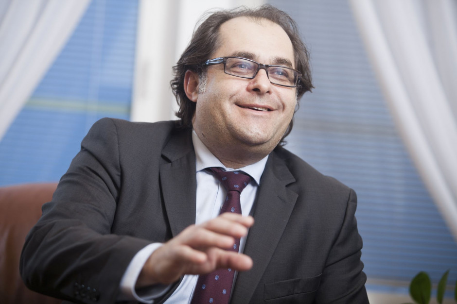 Naszym celem jest podniesienie rocznych przeładunków w polskich portach do 150 mln ton rocznie - oświadczył w poniedziałek wiceminister infrastruktury Marek Gróbarczyk w porcie w Gdańsku. fot. PTWP Rząd chce zwiększyć przeładunki w polskich portach do 150 mln ton