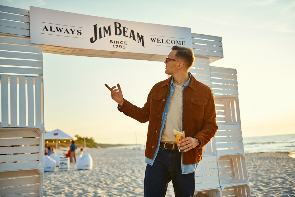 Łukasz Mróz, artysta znany jako MROZU, został polskim ambasadorem Jim Beam. fot. mat. pras. Mrozu ambasadorem marki alkoholowej