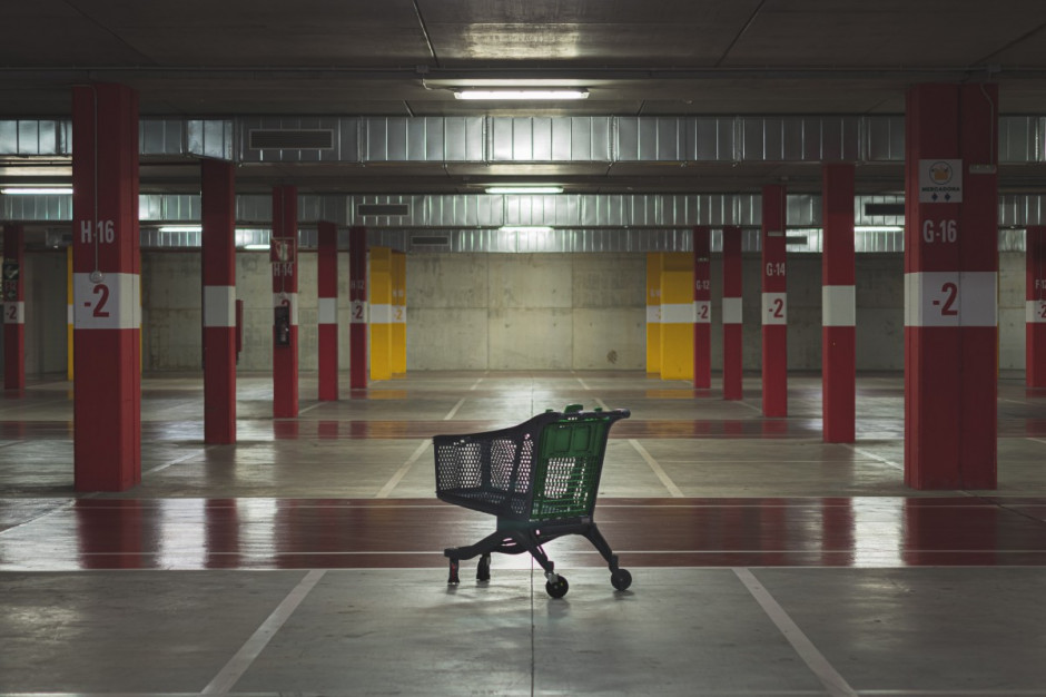 Co siódmy sklep stoi pusty, mimo wznowienia handlu po lockdownie /fot. Unsplash Co siódmy sklep stoi pusty, mimo wznowienia handlu po lockdownie