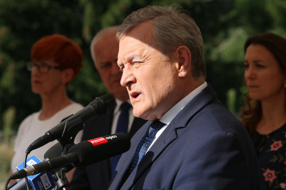 Czwarta fala jest nieuchronna – mówił we wtorek w Międzyrzeczu (lubuskie) wicepremier, minister kultury, dziedzictwa narodowego i sportu Piotr Gliński. fot. PAP/Lech Muszyński Gliński: Czwarta fala jest nieuchronna