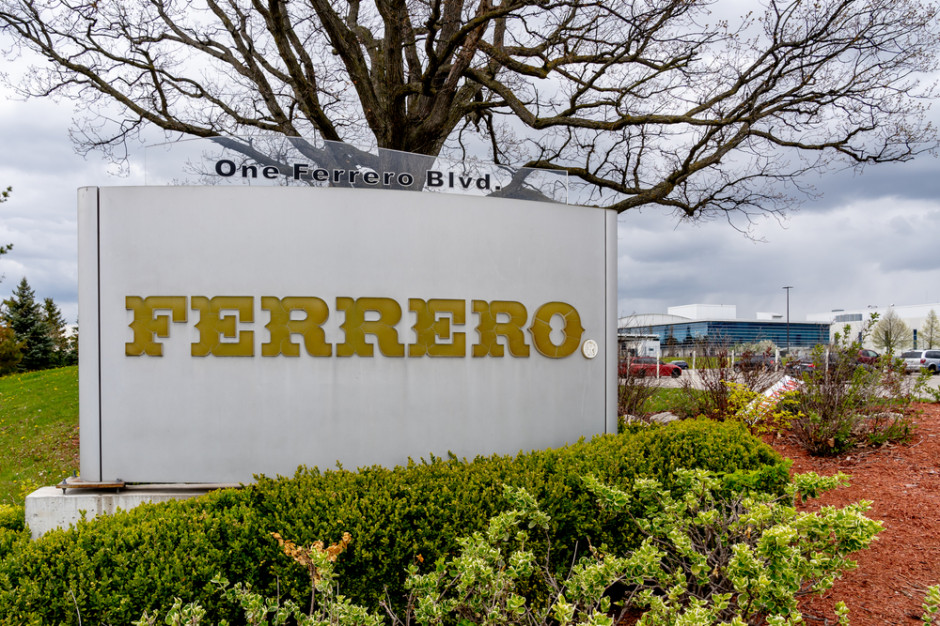 Ferrero intensyfikuje działania zmierzające do redukcji plastiku, fot. JHVEPhoto / Shutterstock.com Ferrero intensyfikuje działania zmierzające do redukcji plastiku