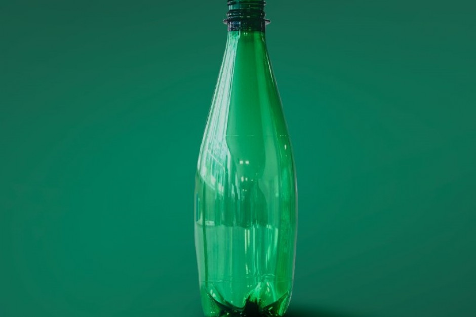 Perrier testuje plastikowe butelki z recyklingu enzymatycznego, fot. materiały prasowe Perrier testuje plastikowe butelki z recyklingu enzymatycznego