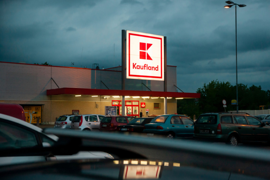 Przejęcie przez sieć Kaufland hipermarketu Tesco; fot. shutterstock.com Zgoda UOKiK. Kaufland przejmuje Tesco Kapelanka