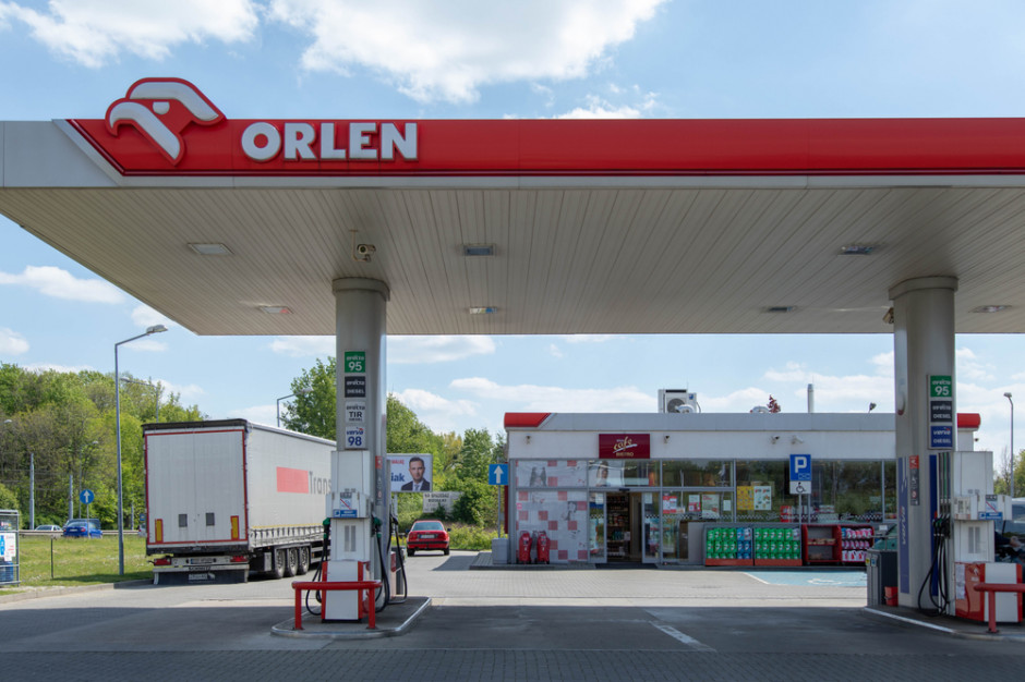 PKN Orlen uruchomi własną sieć automatów paczkowych; fot. shutterstock.com PKN Orleni RUCH z rozwiązaniami dla e-handlu