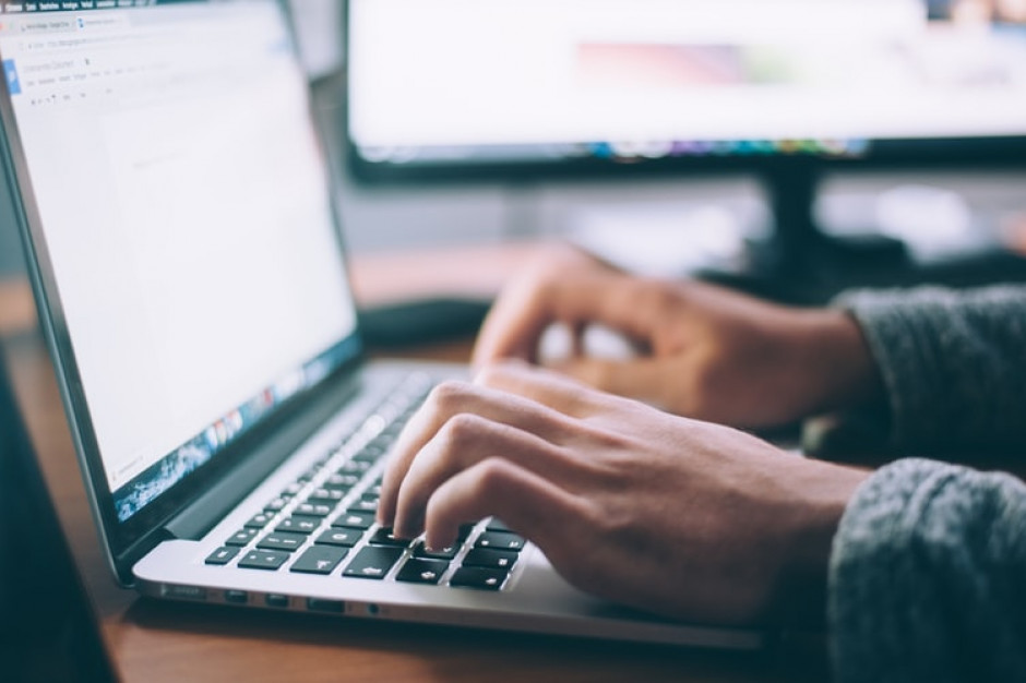 Wśród millenialsów 39% jest gotowych niemal całkowicie zrezygnować z biura / fot. unsplash Millenialsi chcą pracować zdalnie non stop (analiza)
