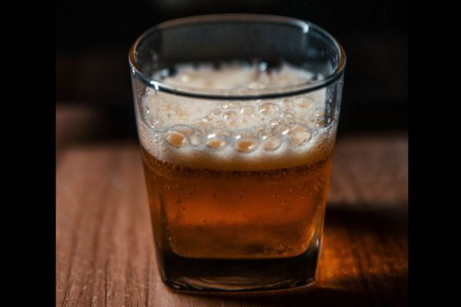 Obecnie na wyroby spirytusowe akcyza jest liczona od zawartości alkoholu w produkcie, zaś na piwo od tzw. stopnia Plato (w przybliżeniu od zawartości ekstraktu w danym gatunku)fot. unsplash.com Akcyza i stopień Plato kością niezgody wódki i piwa