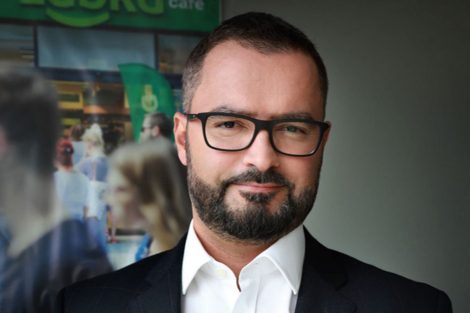 becnie wygoda polega na tym, że klient chce być traktowany indywidualnie, że cała oferta jest skierowana do niego tak, iż czuje się w centrum uwagi – mówił Tomasz Suchański, prezes Żabka Polska, podczas debaty Handel na nowo. / fot. materiały prasowe Żabka na EEC: Obecnie convenience oznacza klienta w centrum uwagi
