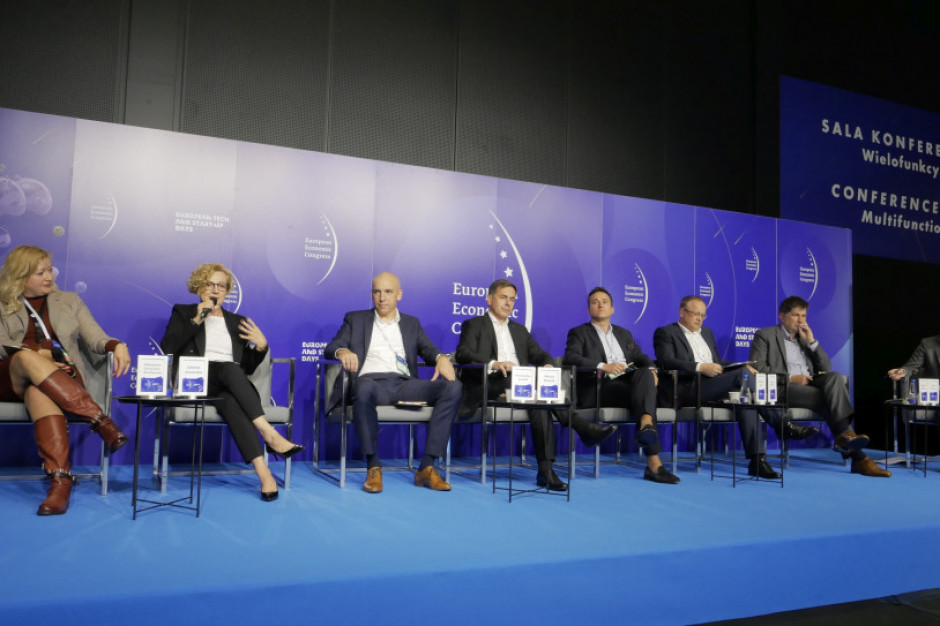 Prelegenci debaty "BPO centra usług wspólnych", która odbyła się podczas Europejskiego Kongresu Gospodarczego. / fot. PTWP EEC: Pandemia zmieniła sposób pracy, ale pracownicy zdali test